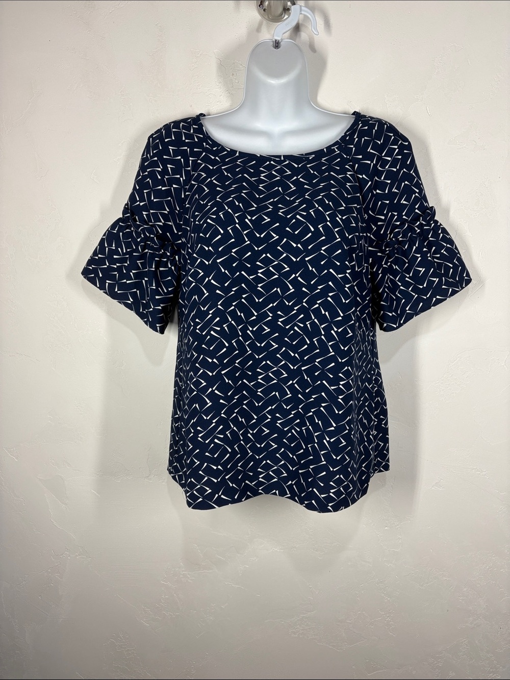 Banana Republic Navy Geometric Ruffle Sleeve Women's Blouse size XS